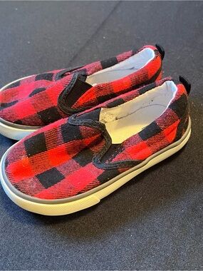 GAP Kids Slip-On Plaid Sneakers - Red & Black